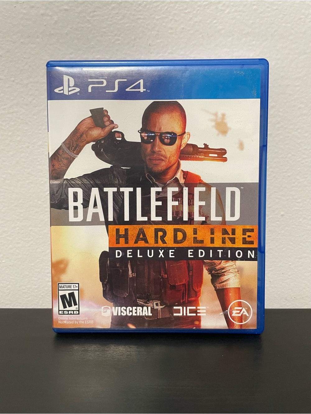 Battlefield Hardline Deluxe Edition PS4 PlayStation 4 CIB Sony Video Game 2015